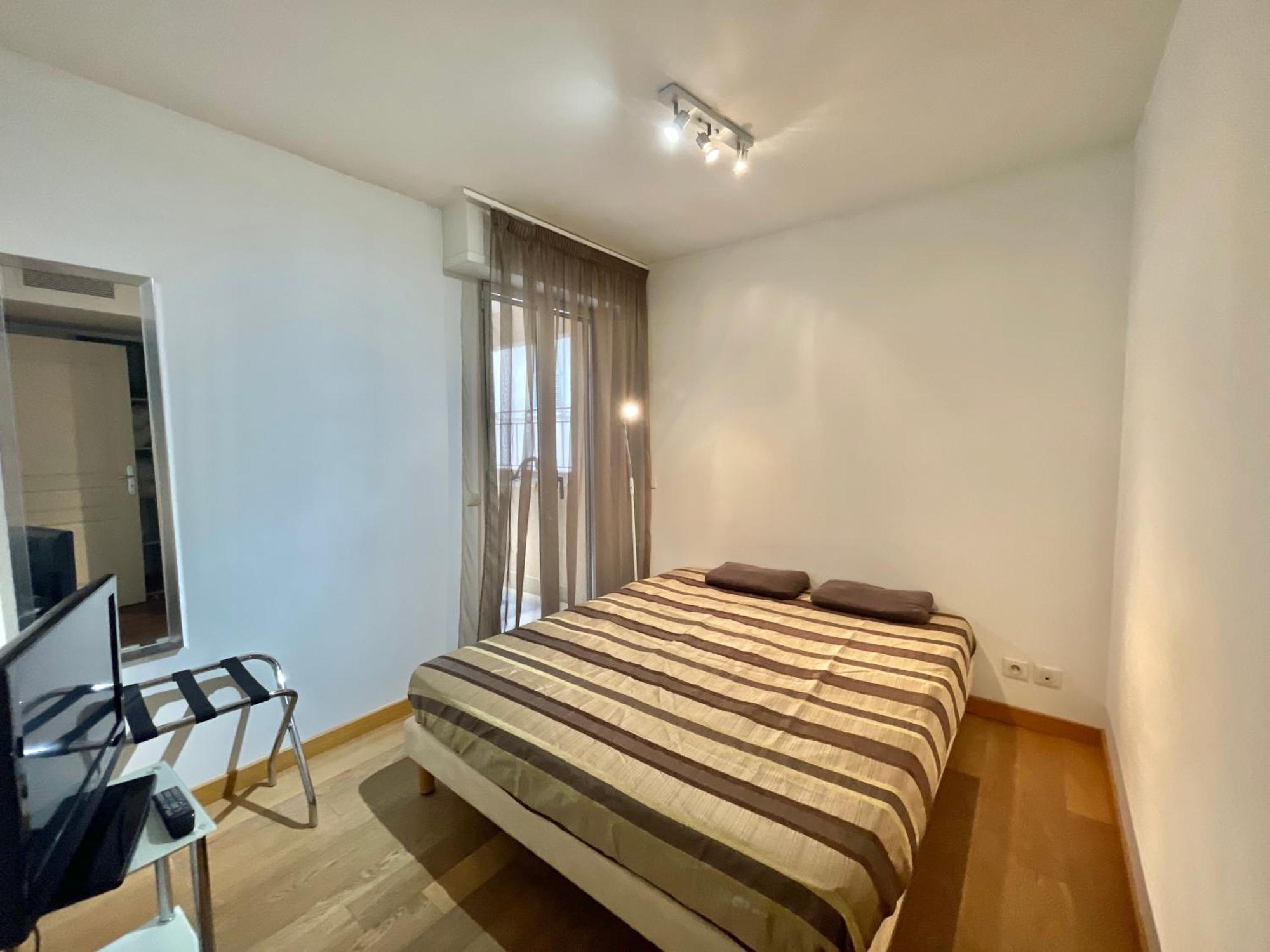 Le Vieux Port Apartments คานส์ ภายนอก รูปภาพ