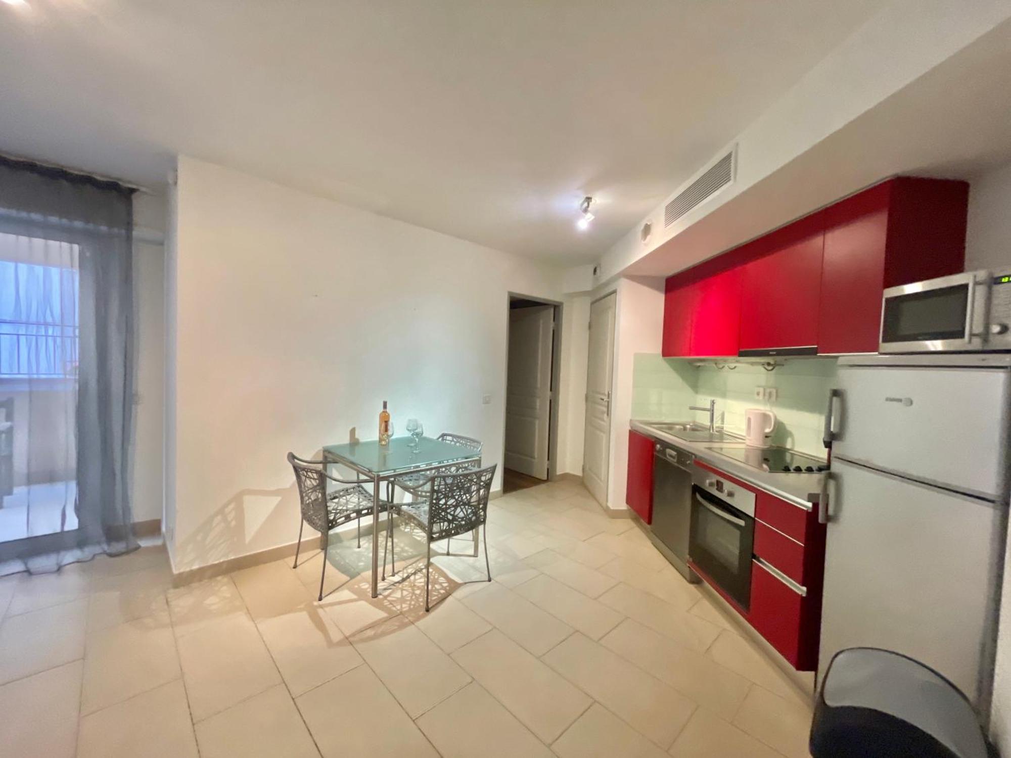 Le Vieux Port Apartments คานส์ ภายนอก รูปภาพ