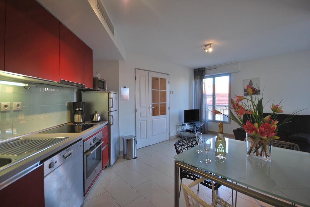 Le Vieux Port Apartments คานส์ ภายนอก รูปภาพ