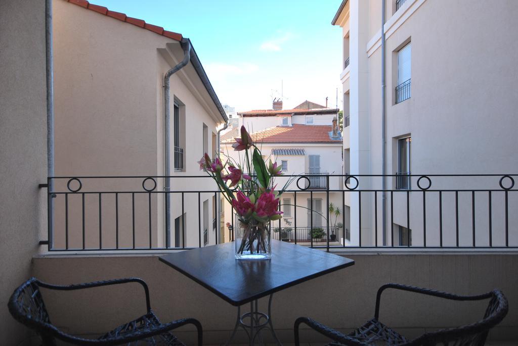 Le Vieux Port Apartments คานส์ ภายนอก รูปภาพ